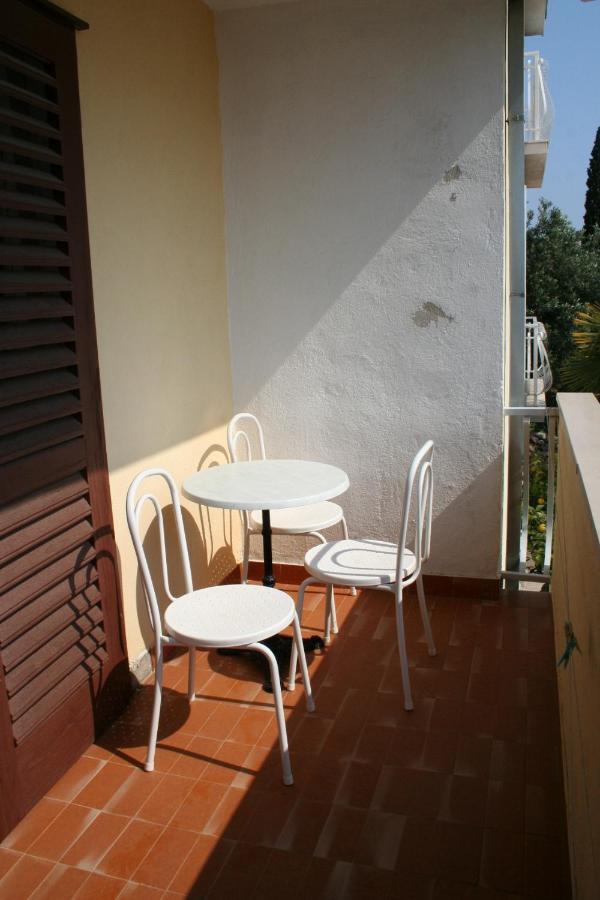 Apartments By The Sea Podgora, Makarska - 518 Екстер'єр фото